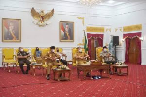 Presiden Jokowi Minta Kepala Daerah Permudah Izin Investasi untuk Buka Lapangan Pekerjaan