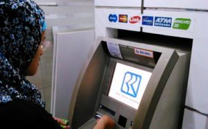Mulai 1 Juni, Tarik Tunai dan Cek Saldo Bank BUMN di ATM Link Kena Biaya
