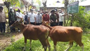 Bupati Gusnan Kembali Salurkan Program Sakti