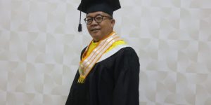 Kadis Kominfosan Wisuda Program Doktor