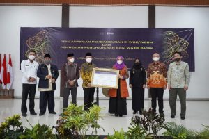 Pulihkan Ekonomi dan Pendapatan Pajak, Gubernur Rohidin Ajak Sukseskan Vaksinasi
