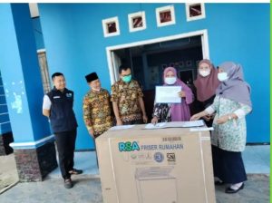 Dinas Perikanan Kaur Salurkan Bantuan Dorong UMKM, Koperasi dan Kelompok Nelayan