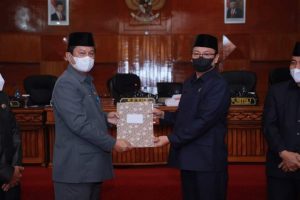 Rapat Paripurna Pengesahan Tiga Raperda Menjadi Perda