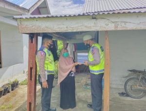 Polres Mukomuko Bagikan Bansos Kepada Masyarakat