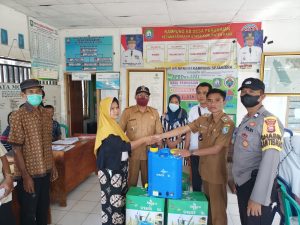 Pemdes Perugaian Bagikan Teng Semprot, Kades Pian : Gunakanlah Sebaik-baiknya