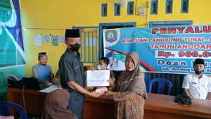 Salurkan BLT-DD, Kades Mahyen : Semoga Bermanfaat dan Gunakanlah Sebaik-baiknya