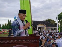 Momen Idul Fitri, Bupati Bengkulu Selatan dan Rombongan Sholat di Lapangan Sekundang Setungguan