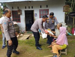 Polres Mukomuko Salurkan Bansos kepada Warga