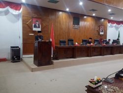 Rapat Paripurna DPRD Kaur Mendengarkan PenyampaiAn Bupati atas Raperda Tahun 2022