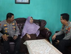 Kapolres Mukomuko Lakukan Anjangsana Kepada Keluarga Warakuri
