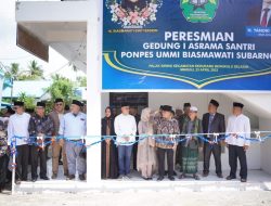 Bupati Gusnan Resmikan Gedung Asrama Ponpes Ummi Biasmawati