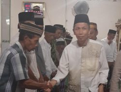 Kepala Bappeda Kaur Safari Ramadhan dengan Warga Padang Panjang