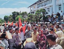 Buruh Mukomuko Tuntut Cabut UU Cipta Kerja Dicabut Serta Lebih Mensejahterakan Pekerja Lokal