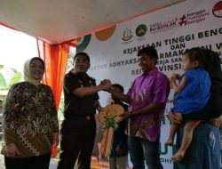 Kejati Bengkulu Bedah Rumah Tak Layak Huni Warga Bentiring