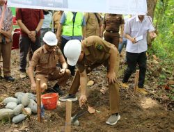 Bupati Gusnan Letakan Batu Pertama Pembangunan Labkesda Standar BSL-2