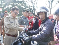 Sambut HUT ke 78 RI, Pemkab Kepahiang Bagikan Bendera Merah Putih untuk Masyarakat