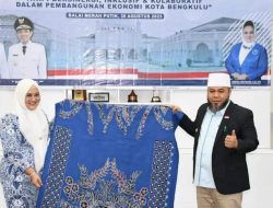 Helmi Hasan Hadiri Pelantikan dan Pengukuhan DPC IWAPI Kota Bengkulu