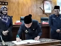 Empat Fraksi Setujui Raperda PJ APBD 2022