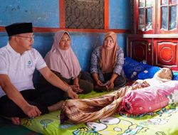 Rohidin Santuni Keluarga Narto Ipandi yang Mengidap Kelenjar Getah Bening