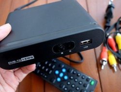TV Analog Harus Dilengkapi STB Untuk Bisa Menangkap Siaran