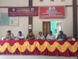 Bupati Kepahiang Serahkan Bansos Pada Keluarga Korban Kebakaran di Desa Air Raman