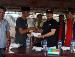 Gubernur Rohidin Serahkan Bantuan Korban Kebakaran di Desa Talang Arah