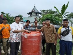 Sujono Anggota DPRD Provinsi Bengkulu Berikan Bantuan Tedmon Kepada Warga