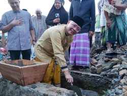 Gubernur Bengkulu Letakan Batu Pertama di Mushola Ibnu Sabil RL