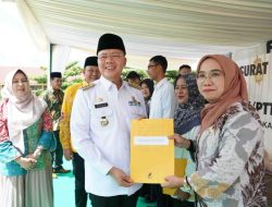 591 Guru Tidak Tetap Dan PTT Dari Tiga Kabupaten Terima SK Gubernur Bengkulu