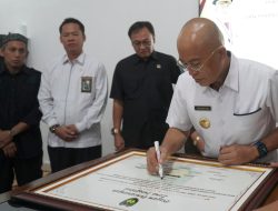 Bupati Gusnan Teken Fakta Integritas Anti Korupsi