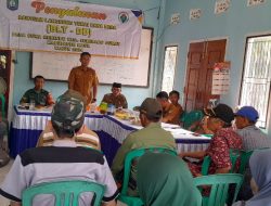 Kades Suka Merindu Salurkan BLT-DD Langsung ke Penerima