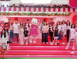 Rayakan Natal Bersama Hello Kitty di Lippo Puri Mall Jakarta