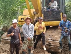 Kades Tanjung Bunga Pimpin Pembukaan Badan Jalan Sentra Produksi Pertanian