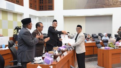 Pimpinan DPR Setuju Biaya Haji 2025 Turun dengan Catatan