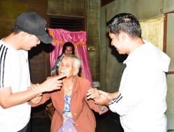 Bupati Fikri Beri Bantuan Operasi Mata Gratis Kepada Nek Saripah