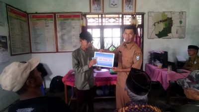 Pemdes Bumi Sari Salurkan BLT DD Kepada 18 KPM