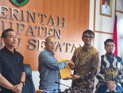Bupati Gusnan Mulyadi Serahkan Laporan LKPD ke BPK RI