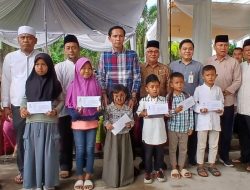 Bupati Kaur Berikan Santunan kepada Anak Yatim Piatu, Dilanjutkan Makan Bersama