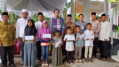 Bupati Kaur Berikan Santunan kepada Anak Yatim Piatu, Dilanjutkan Makan Bersama