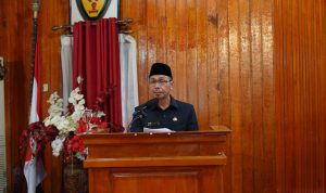 Sekda Bengkulu Selatan Hadiri Paripurna dengan Agenda Mendengarkan Pandangan Fraksi-Fraksi