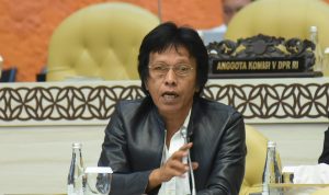 Adian Napitupulu Pertanyakan Kemenhub Soal Perubahan Aturan Potongan Tarif Ojol