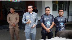Bupati Gusril Pausi Lepas Akademi FK U-13 dan U-15 Bertanding di Piala Soeratin