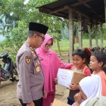 Kapolres Mukomuko Tunjukkan Kepedulian, Sambangi Warga Kurang Mampu di Lubuk Sanai II