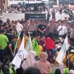 Aliansi Rejang Lebong Melawan Gelar Aksi, Suarakan 14 Tuntutan di Depan Gedung DPRD
