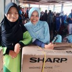 Jalan Sehat HUT PGRI, Murid SDIT 02 Dapat Door Prize Mesin Cuci