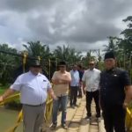 DPRD Provinsi Bengkulu Bersama Bupati BS Tinjau Jembatan Gantung Air Nelengau