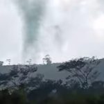 Detik-Detik Mencekam Terekam HP Warga Saat Puting Beliung Terjang Sumber Urip