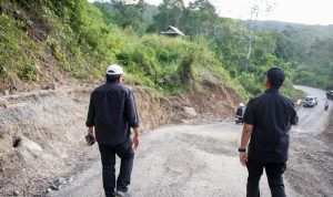Wagub Mian Tinjau Jalan Talang Ratu, Pemprov Pastikan Pekerjaan Dimulai