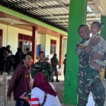 Momen Hangat Satgas TMMD ke-129: Kedekatan Alami Prajurit dengan Anak-anak Desa Kesongo