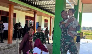 Momen Hangat Satgas TMMD ke-129: Kedekatan Alami Prajurit dengan Anak-anak Desa Kesongo